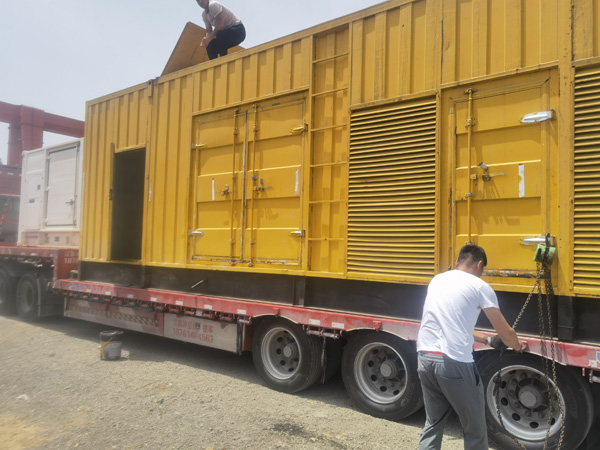 莱城除了负载情况和发动机维护，还有哪些因素会影响 200kw 柴油发电机的油耗？